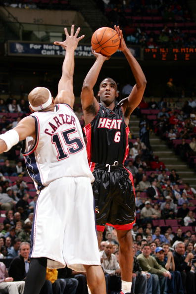 而反对者则 而反对者则