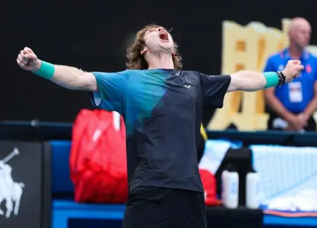 表现成为焦 表现成为焦