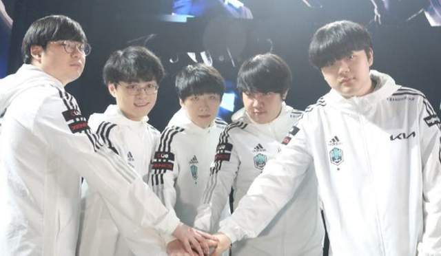 的危机中 的危机中